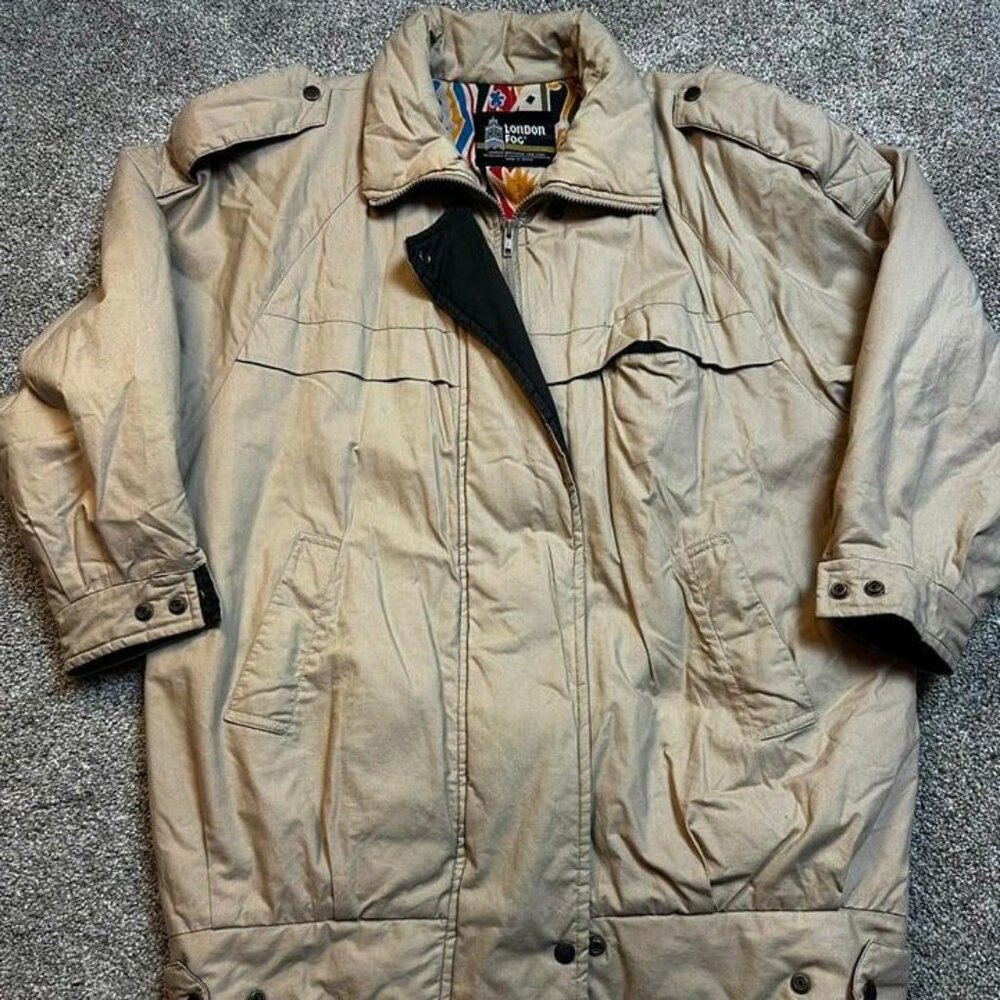 Vintage London Fog 80s khaki coat with a multicolor‎ abstract lining size large